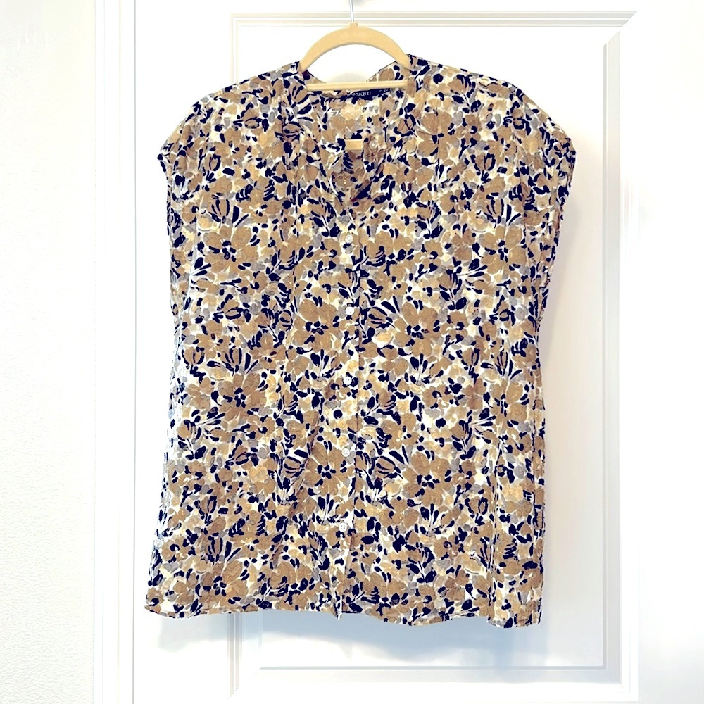 Button down top in a rich taupe/gold/black floral design - like new